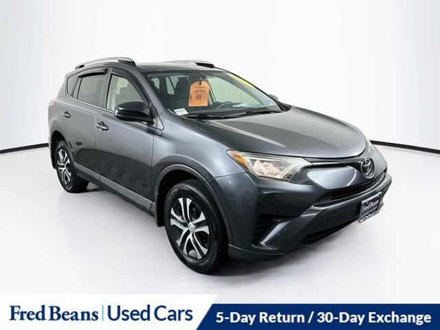 Used 2016 Toyota RAV4 LE AWD/4WD video 1