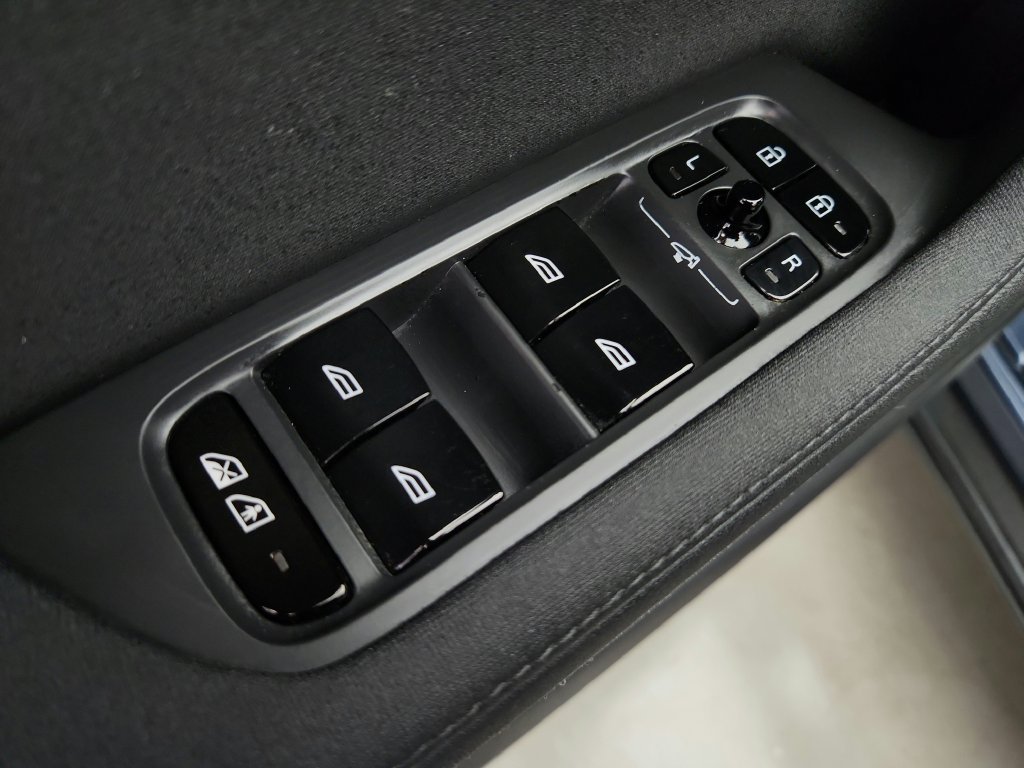 Used 2022 Polestar Polestar 2 w/ Pilot Package AWD/4WD image 22