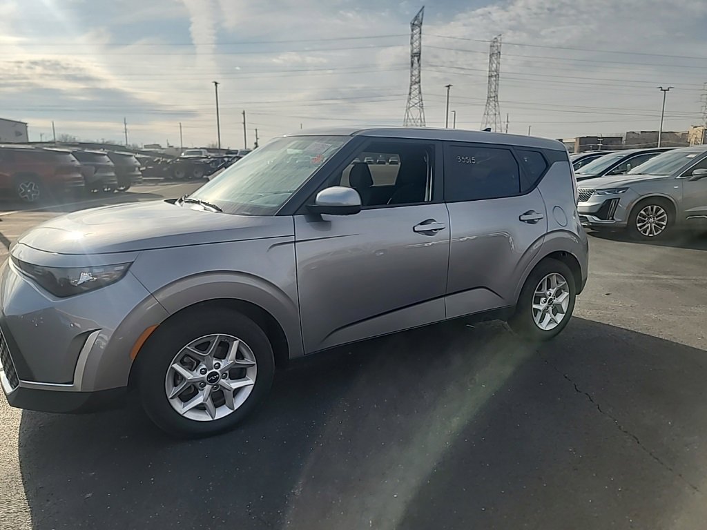 Used 2024 Kia Soul LX w/ Option Group 015 image 2