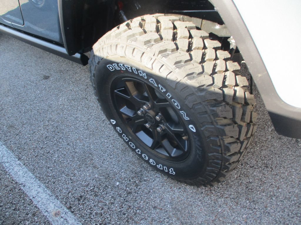 New 2025 Jeep Gladiator Sport AWD/4WD image 18