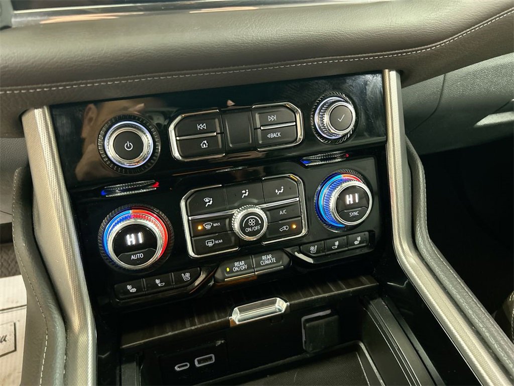 Used 2022 GMC Yukon XL Denali w/ Denali Ultimate Package image 16