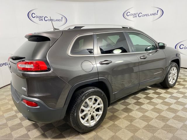Used 2017 Jeep Cherokee Latitude w/ True North Edition image 6