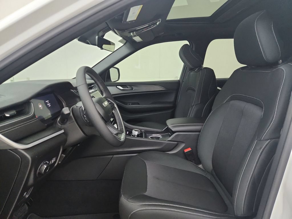 New 2026 Jeep Grand Cherokee Laredo X AWD/4WD image 18
