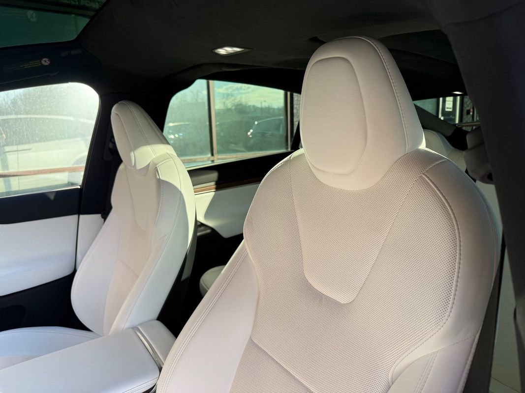 Used 2022 Tesla Model X image 26