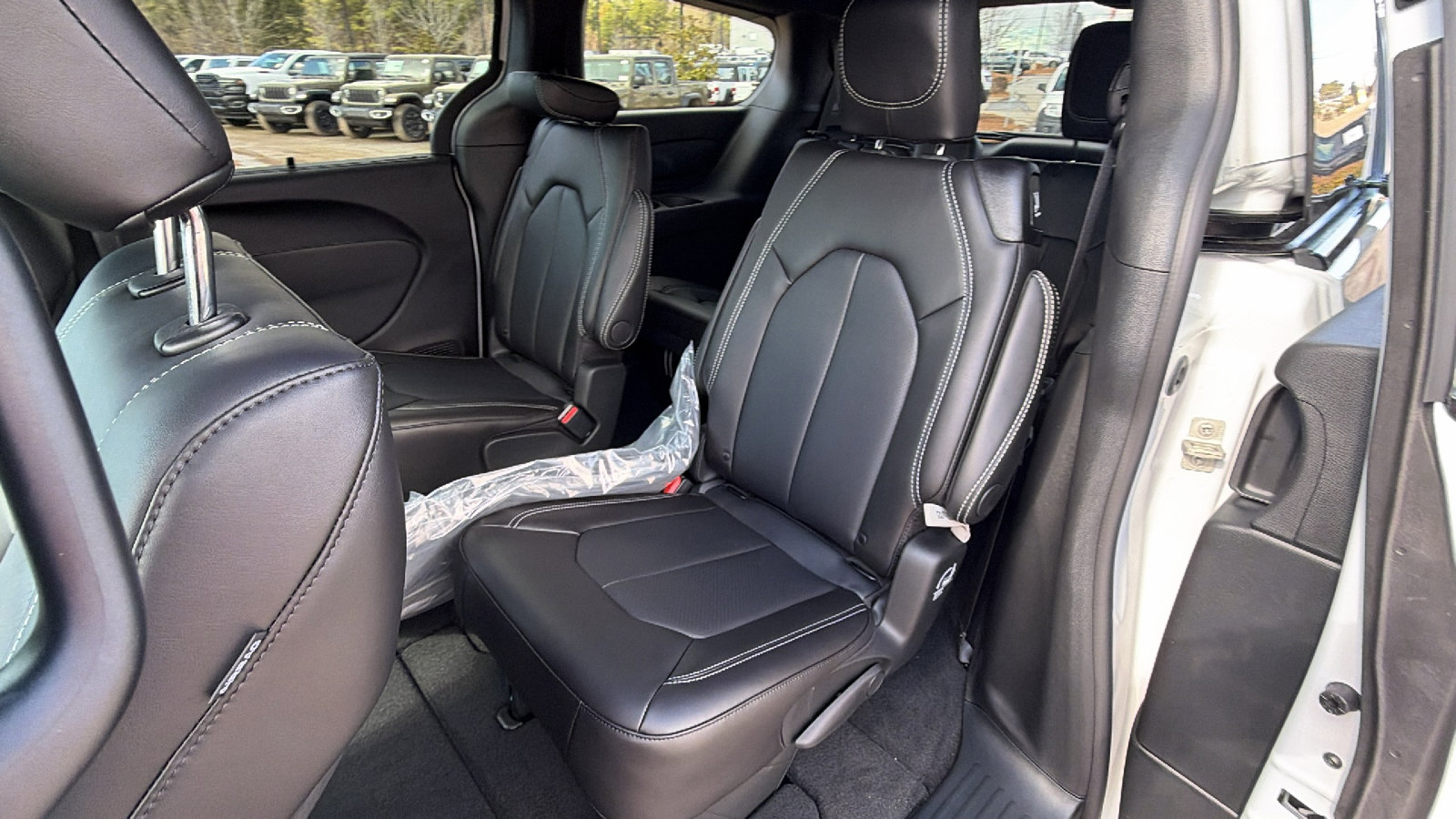 New 2026 Chrysler Pacifica Select image 18