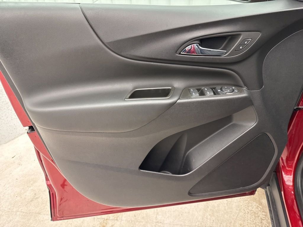 Used 2023 Chevrolet Equinox LT image 16