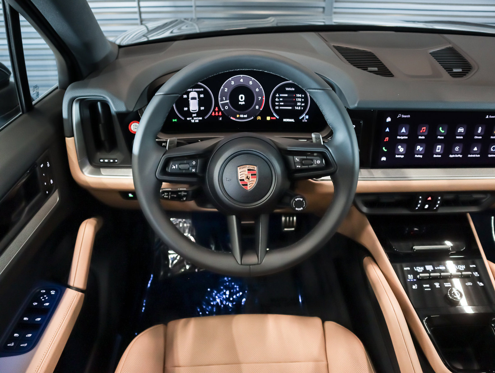 Used 2025 Porsche Cayenne S image 15