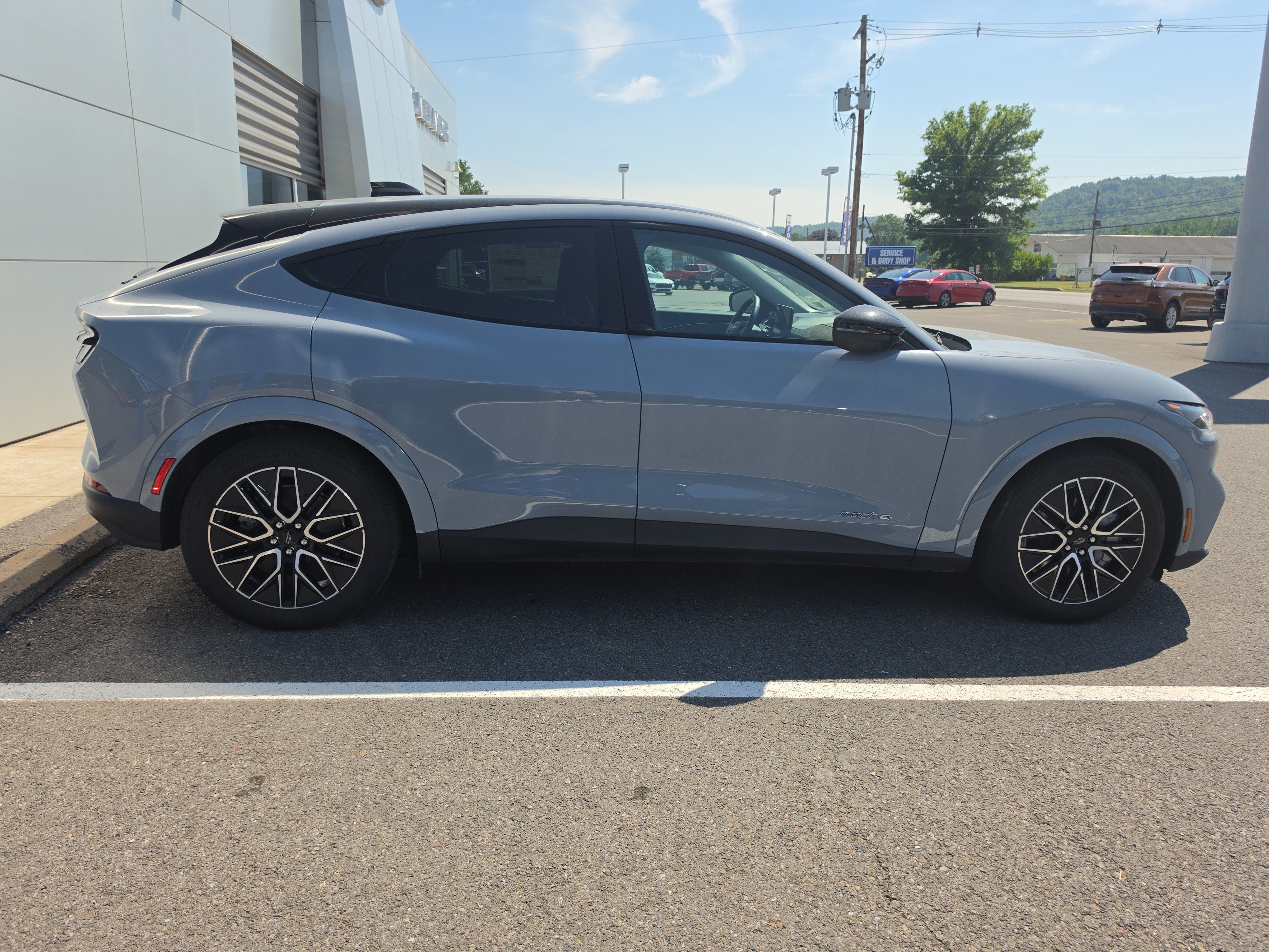 Used 2025 Ford Mustang Mach-E Premium AWD/4WD image 2