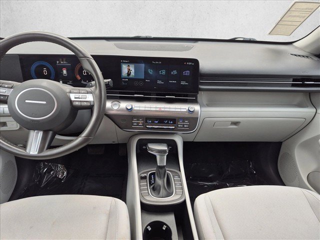 Used 2025 Hyundai Kona SEL FWD image 17