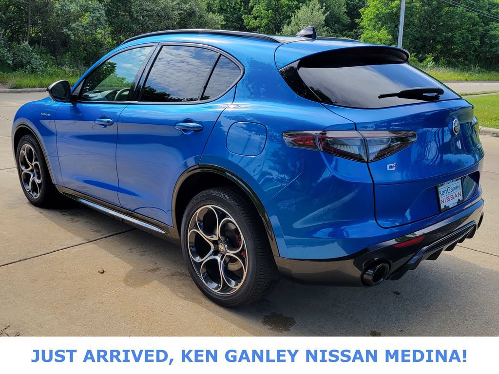 Used 2024 Alfa Romeo Stelvio Veloce AWD/4WD image 5
