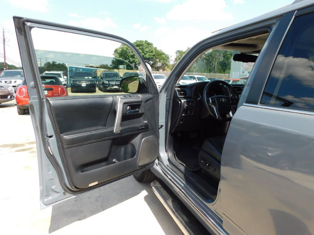 Used 2014 Toyota 4Runner SR5 image 21