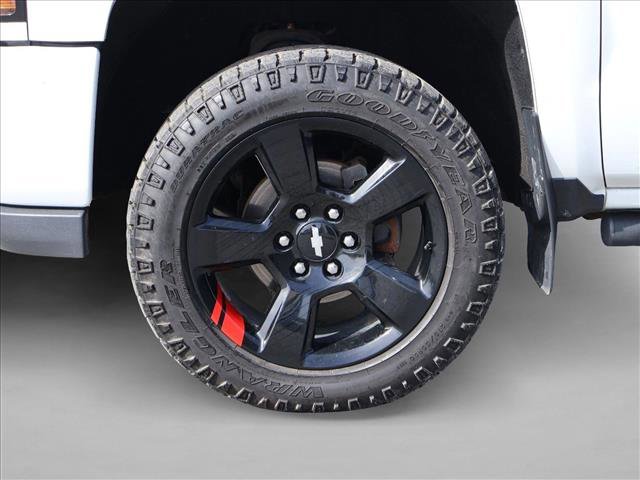 Used 2017 Chevrolet Silverado 1500 LT w/ Redline Edition AWD/4WD image 27