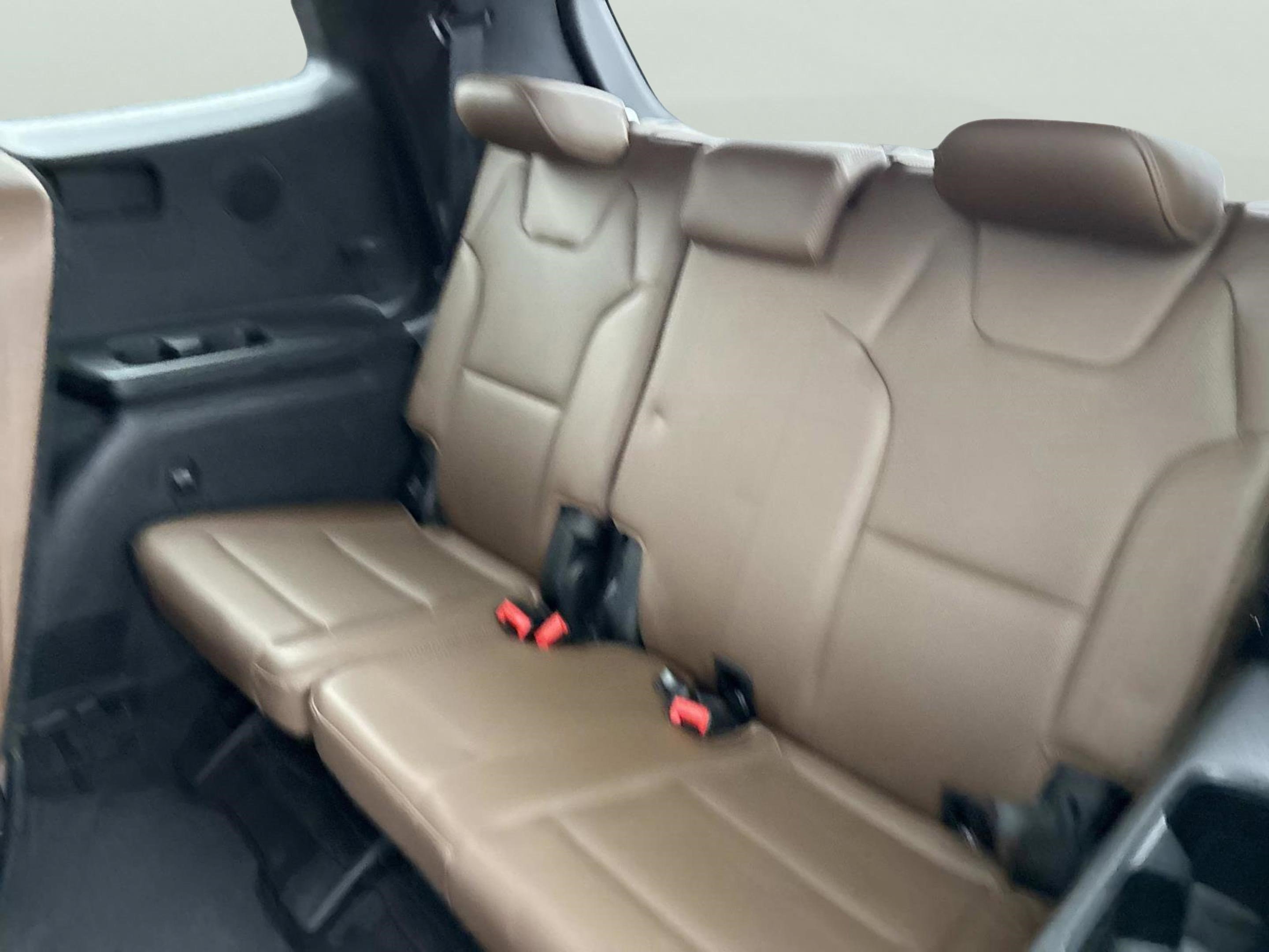 Used 2022 Kia Telluride SX w/ SX Prestige Package image 14