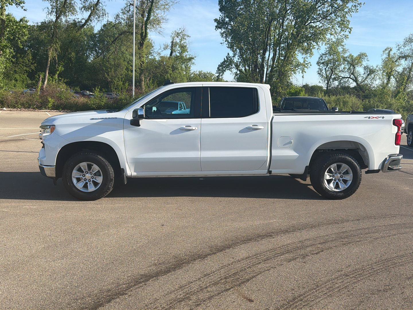 Used 2025 Chevrolet Silverado 1500 LT w/ Work Truck Package AWD/4WD image 2