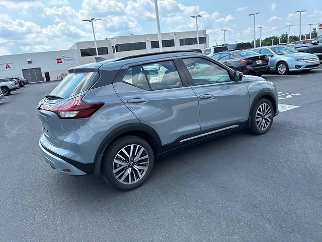Used 2023 Nissan Kicks SR w/ SR Premium Package FWD image 7