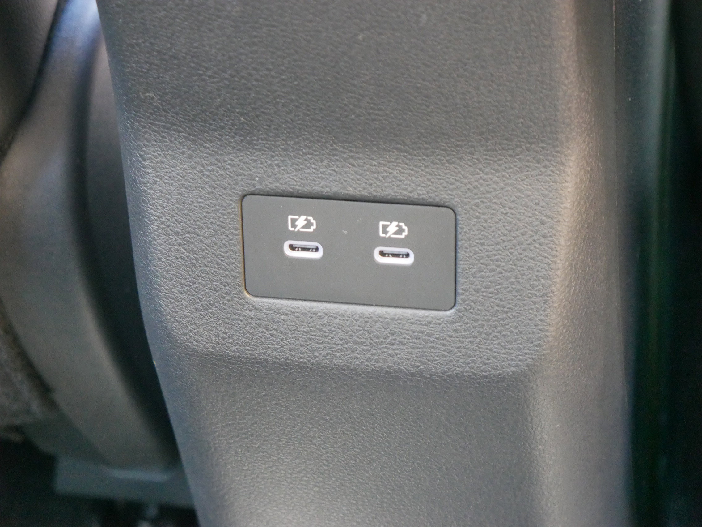 New 2025 Nissan Kicks SR w/ SR Premium Package image 29