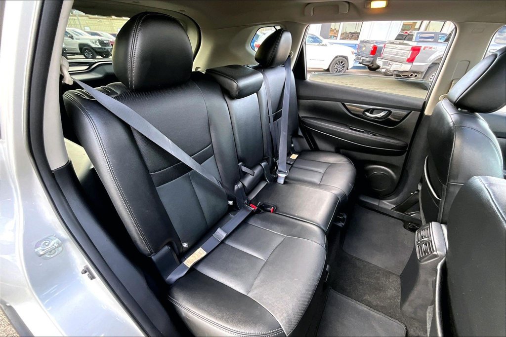 Used 2017 Nissan Rogue SL w/ SL Premium Package FWD image 24