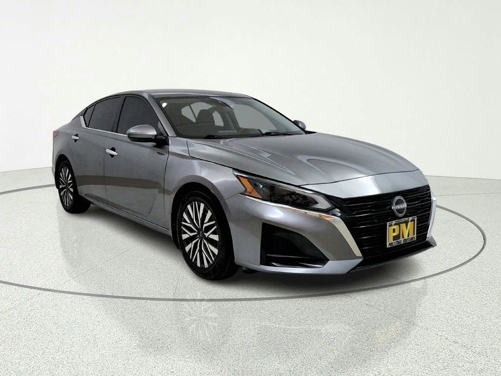 Used 2023 Nissan Altima 2.5 SV