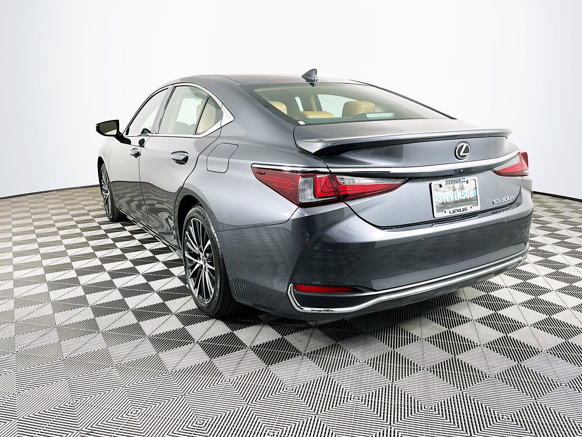 Used 2025 Lexus ES 300h ES 300h w/ Premium Package image 5
