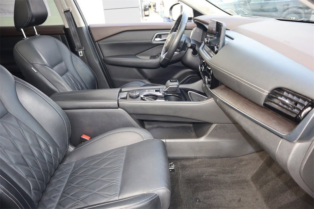 Certified 2022 Nissan Rogue Platinum w/ Head-Up Display Package image 26