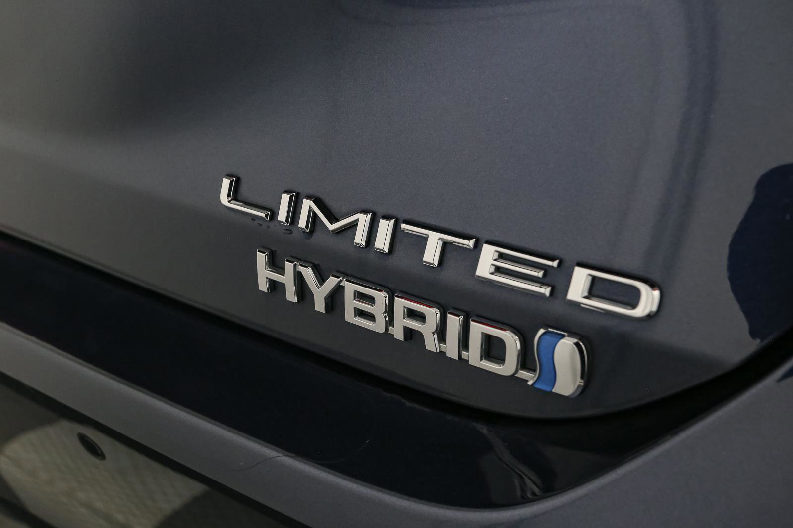 Used 2019 Toyota Avalon Limited w/ Advanced Safety Package FWD image 11