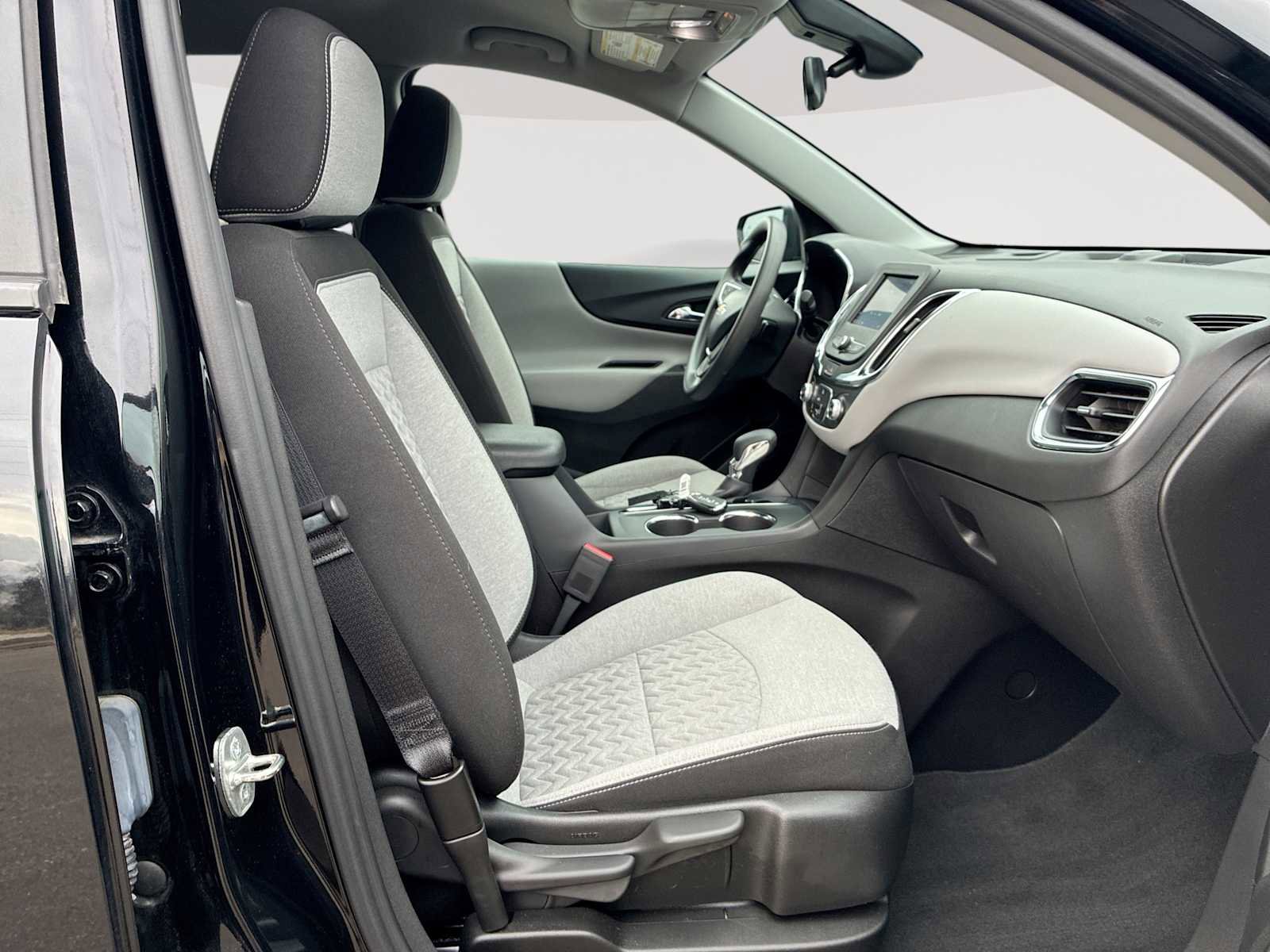 Used 2024 Chevrolet Equinox LS w/ LS Convenience Package image 27