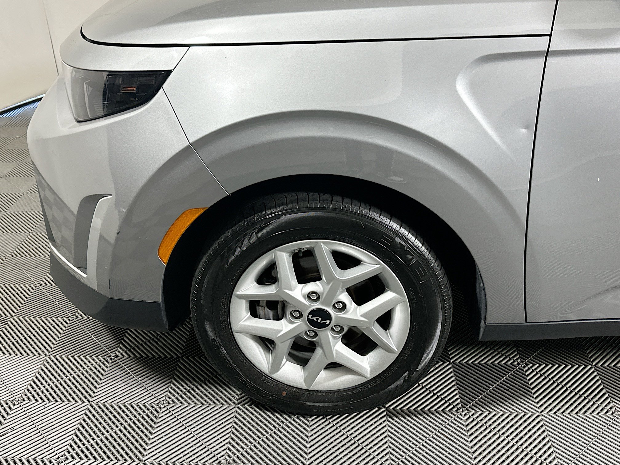 Used 2024 Kia Soul LX w/ Option Group 015 FWD image 11