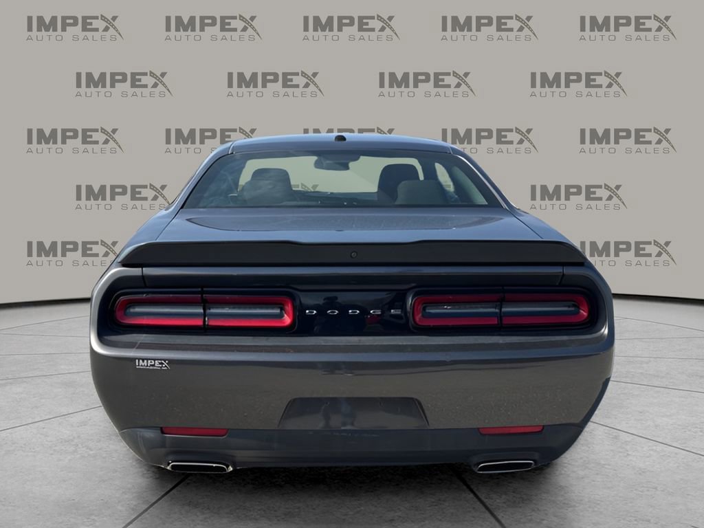 Used 2023 Dodge Challenger SXT image 4