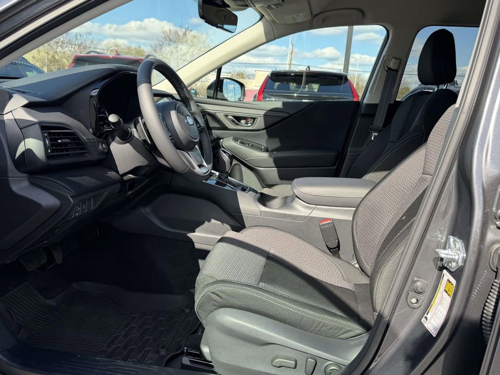 Used 2025 Subaru Outback Premium image 18