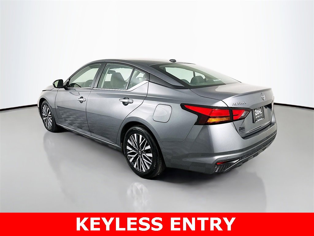 Used 2024 Nissan Altima 2.5 SV image 9