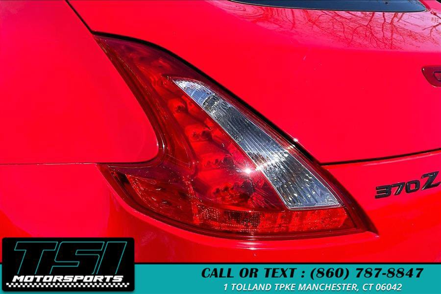 Used 2016 Nissan 370Z Coupe RWD image 25