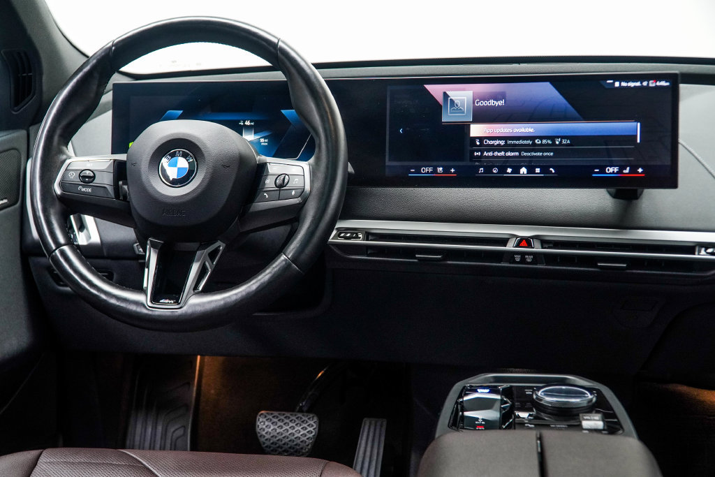 Used 2025 BMW iX xDrive50 w/ Premium Package AWD/4WD image 22