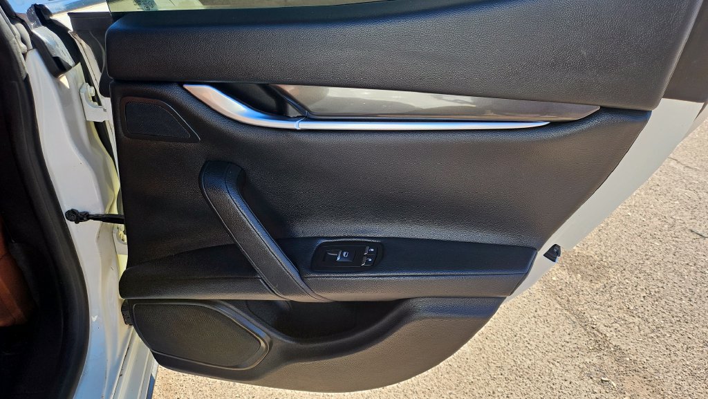 Used 2016 Maserati Ghibli RWD image 19