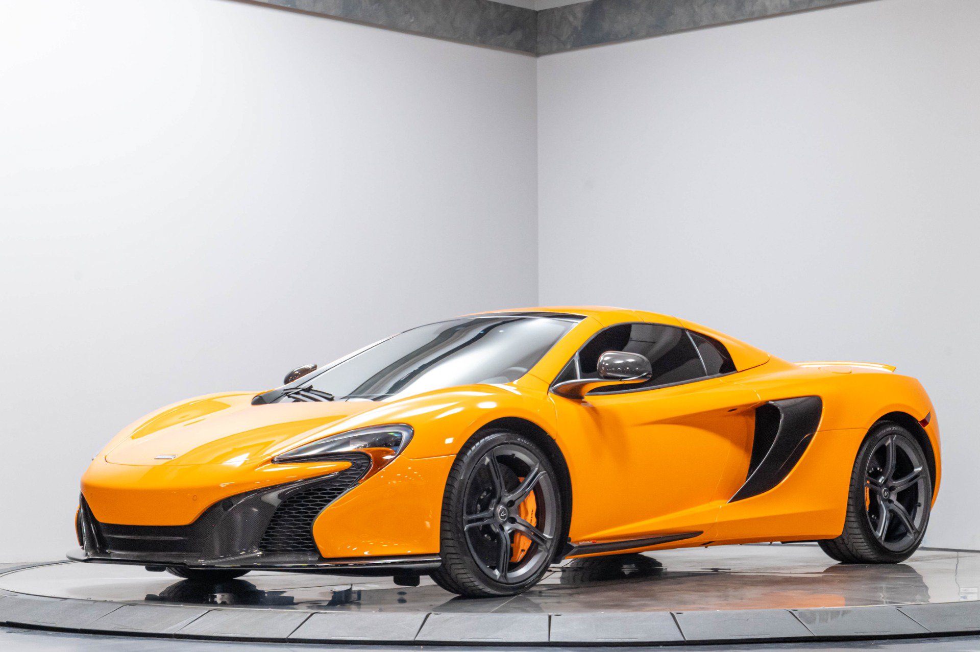 Used 2015 McLaren 650S Spider RWD image 3