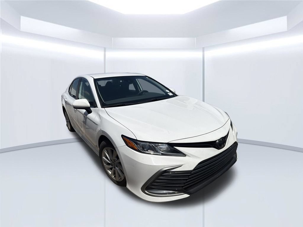Used 2023 Toyota Camry LE FWD image 4