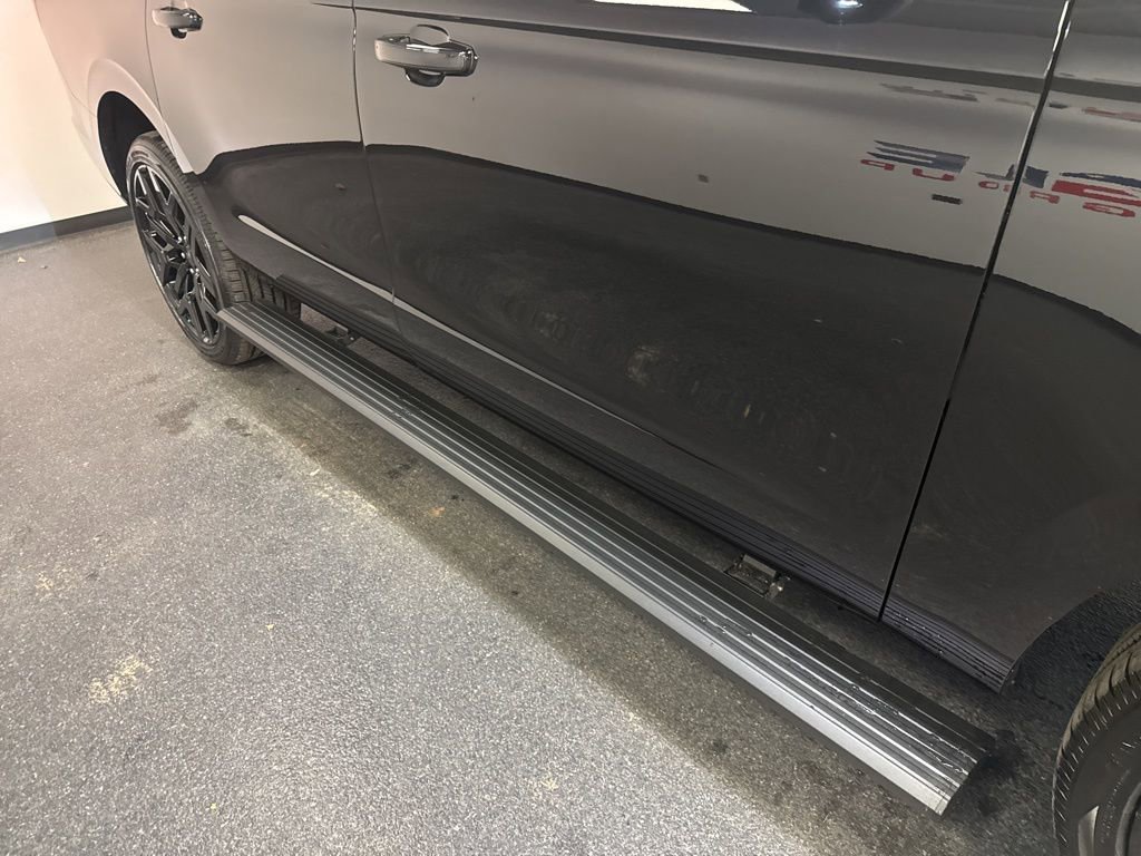 New 2026 Ford Expedition Max Platinum w/ Stealth Performance Package AWD/4WD image 14