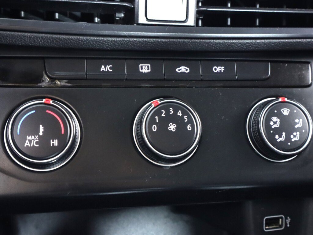 Used 2019 Volkswagen Jetta S image 19