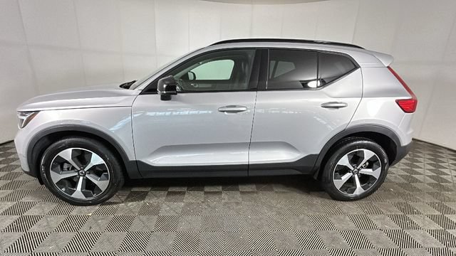 Used 2023 Volvo XC40 B4 Ultimate FWD image 5