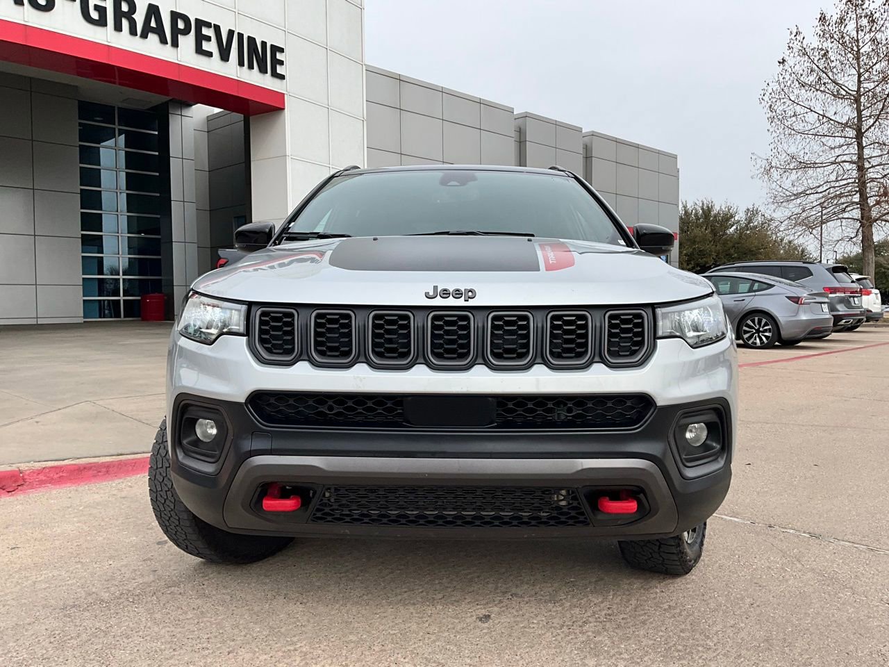 Used 2025 Jeep Compass Trailhawk image 3