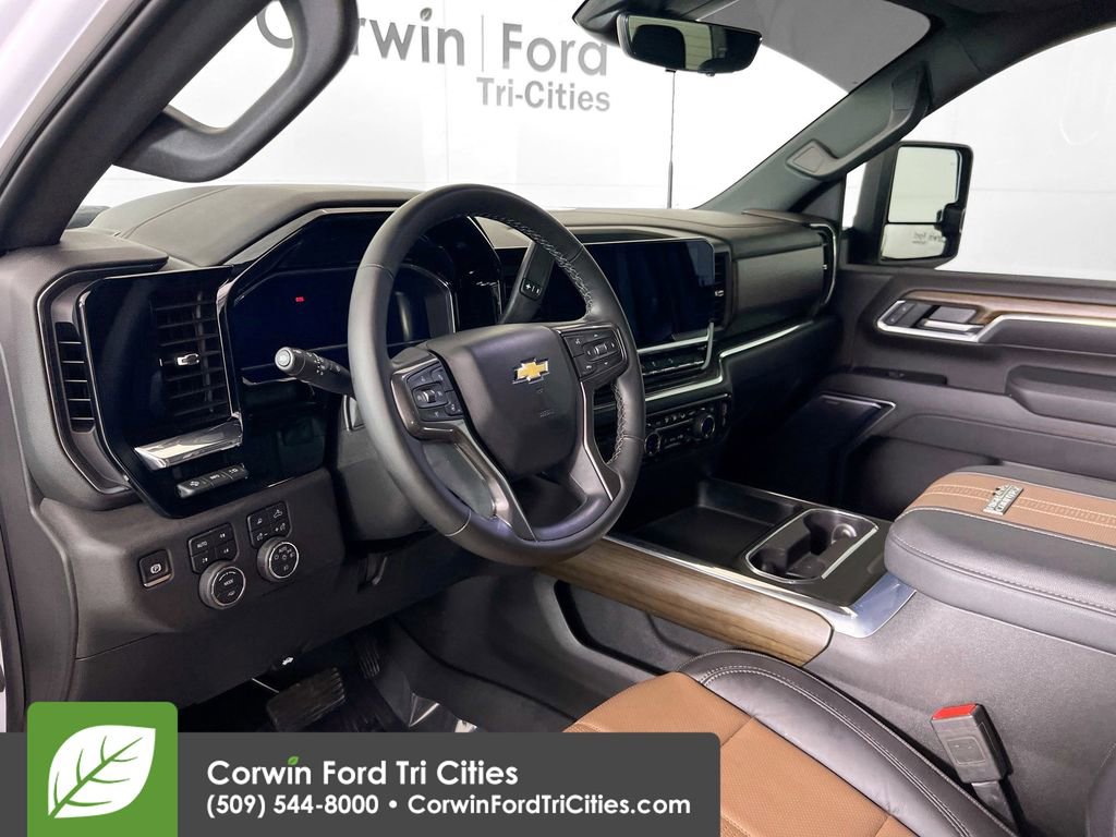 Used 2025 Chevrolet Silverado 2500 High Country w/ Technology Package image 3