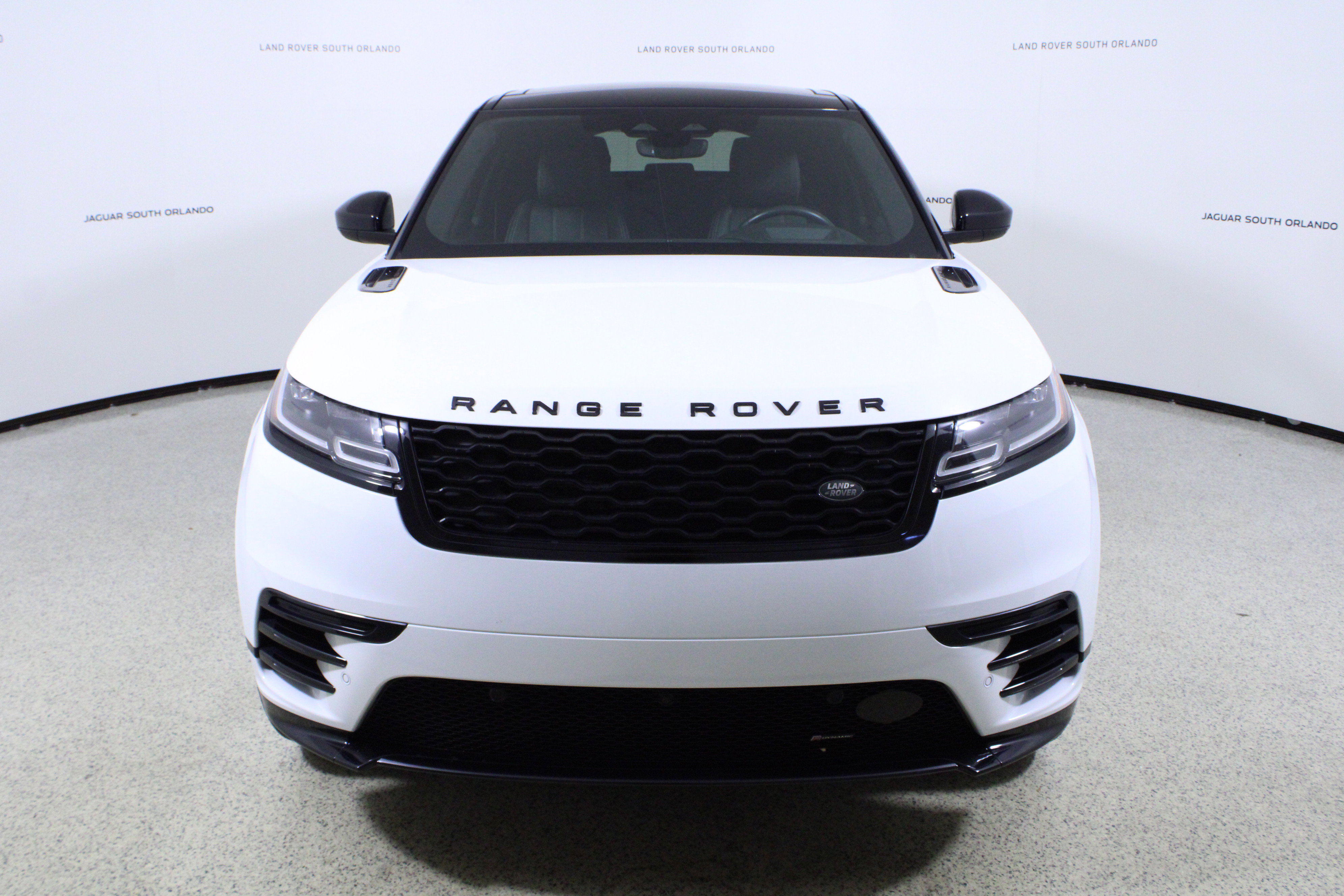 Used 2023 Land Rover Range Rover Velar R-Dynamic S image 2