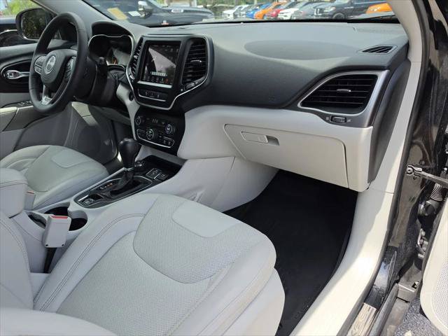 Certified 2022 Jeep Cherokee Latitude Lux w/ Sun & Sound Group AWD/4WD image 12