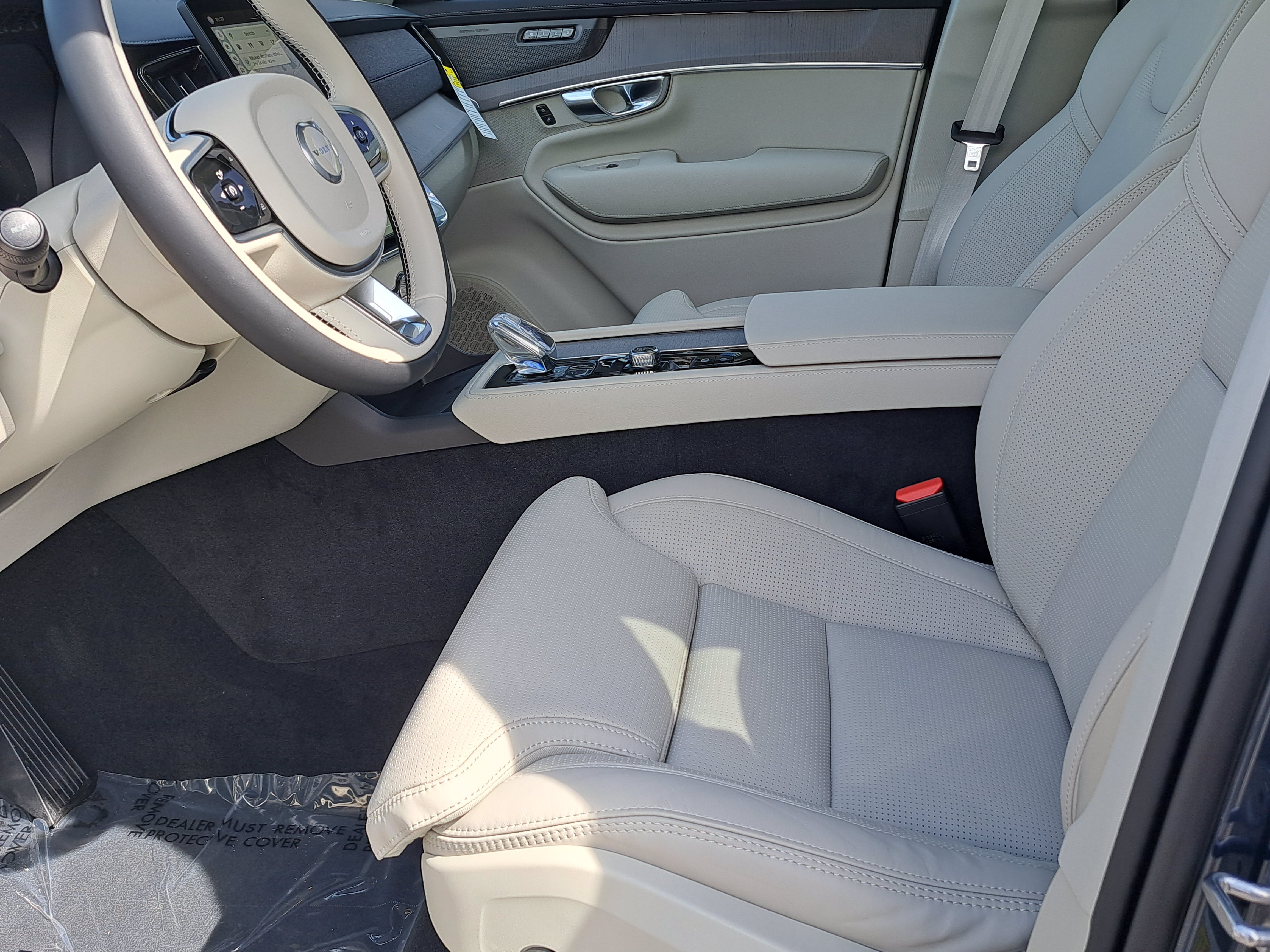 New 2026 Volvo XC90 B6 Ultra w/ Protection Package AWD/4WD image 6