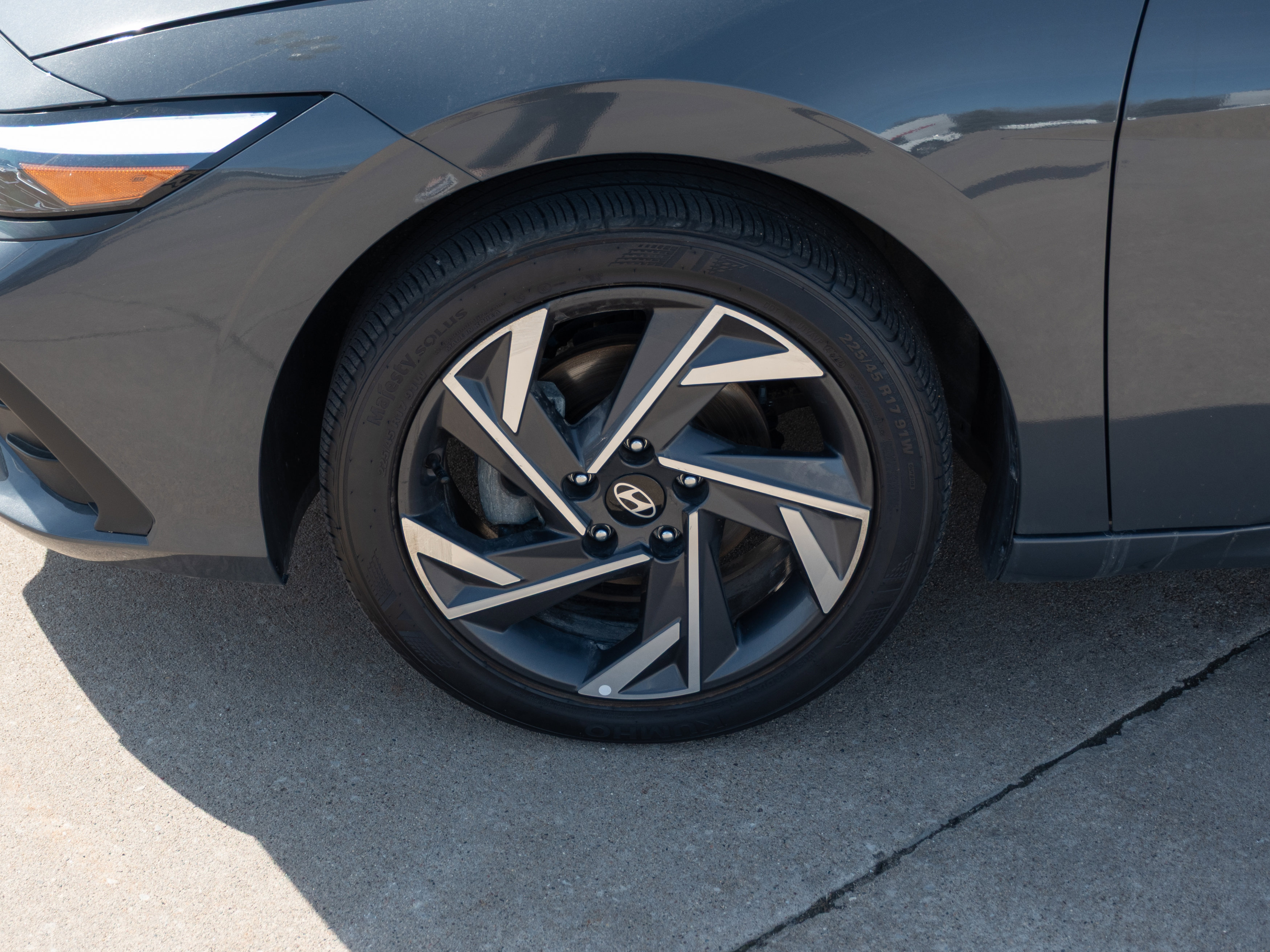 Used 2025 Hyundai Elantra Sport image 6