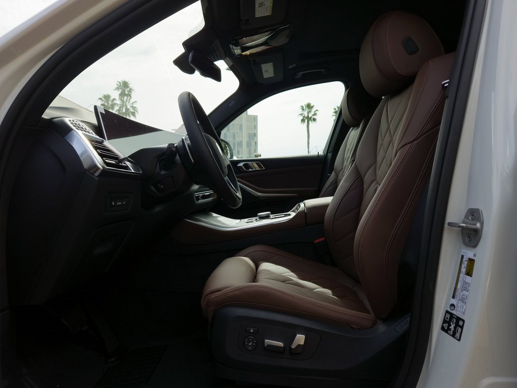 New 2026 BMW X5 xDrive40i w/ Parking Assistance Package image 10
