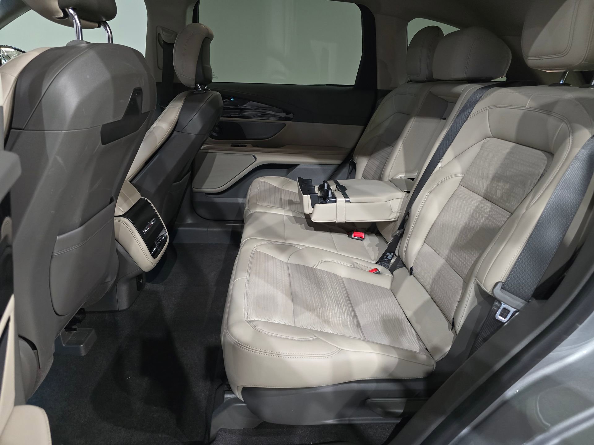 Used 2024 Lincoln Nautilus Reserve w/ Equipment Group 202A image 40