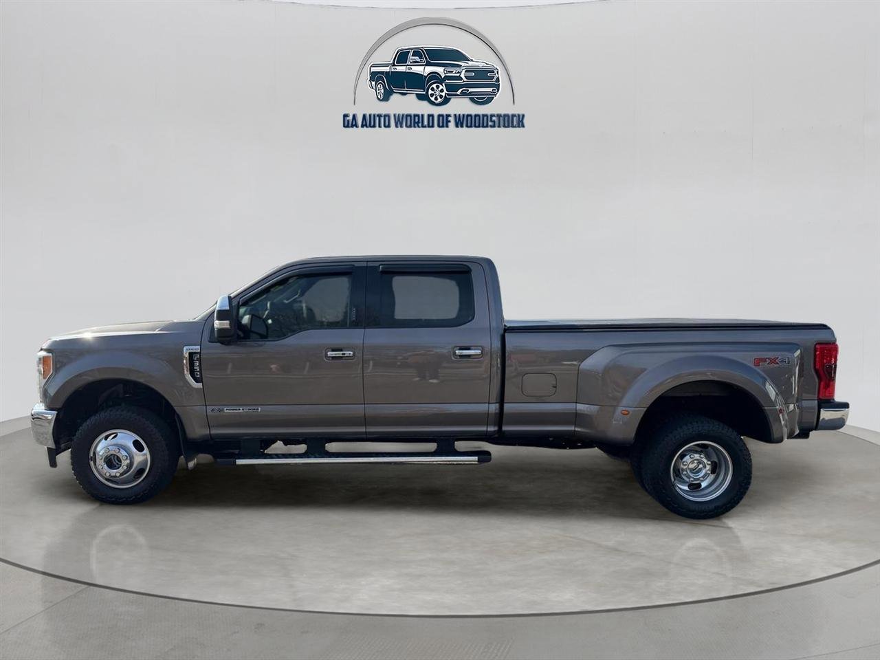 Used 2019 Ford F350 Lariat w/ Lariat Ultimate Package image 4