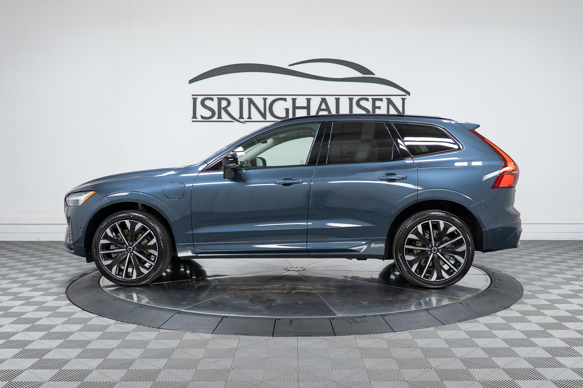 New 2026 Volvo XC60 T8 Ultra w/ Climate Package AWD/4WD image 8