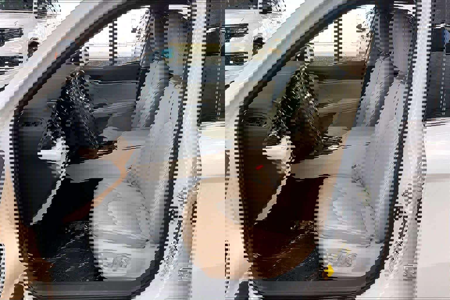 Used 2020 Toyota Camry XLE FWD image 8