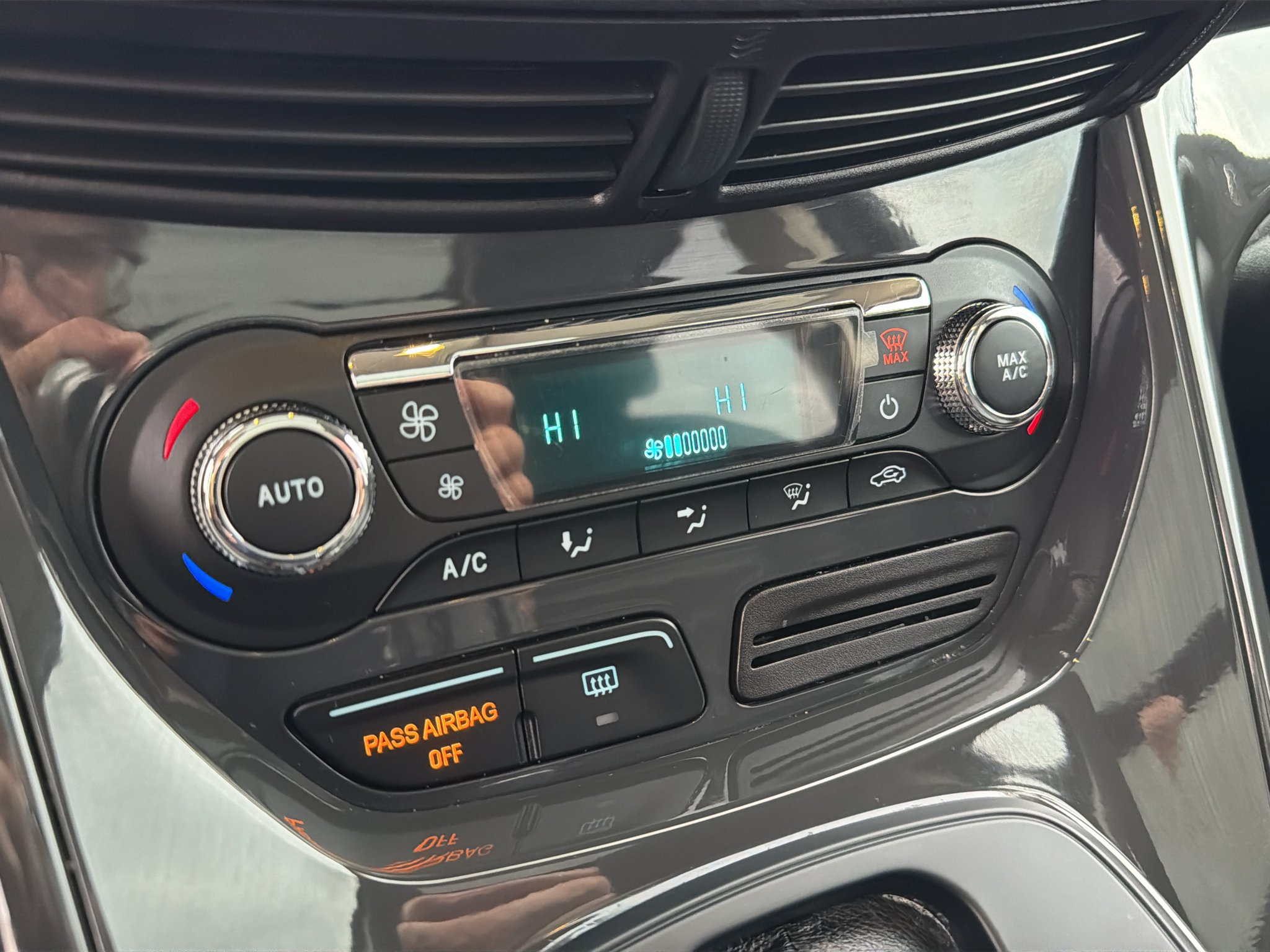 Used 2016 Ford Escape Titanium AWD/4WD image 22